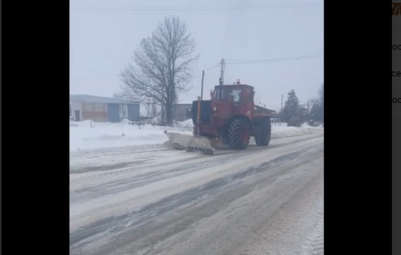 В Брянской области продолжается  очистка дорог от снега
