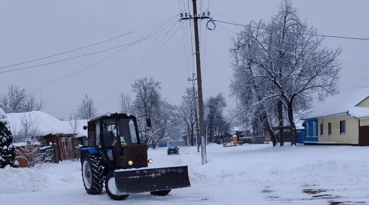 Уборка снега в Злынковской районе