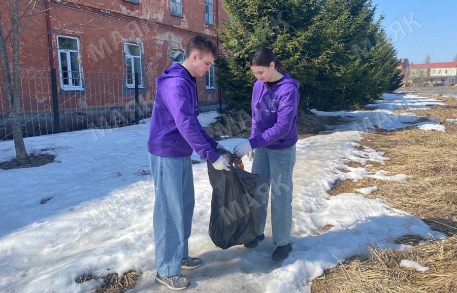 На Брянщине начали уборку после зимы без лишних указаний