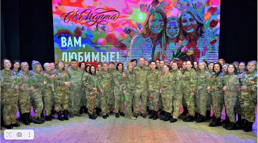 Женщин подразделения «БАРС-Брянск» поздравили с 8 Марта