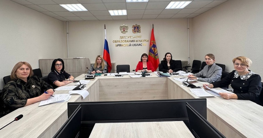 Подвели итоги конкурса программ летних профильных смен на 2026 год