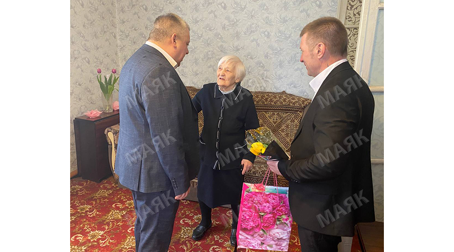 Накануне 8 Марта состоялось чествование ветерана ВОВ из Новозыбкова