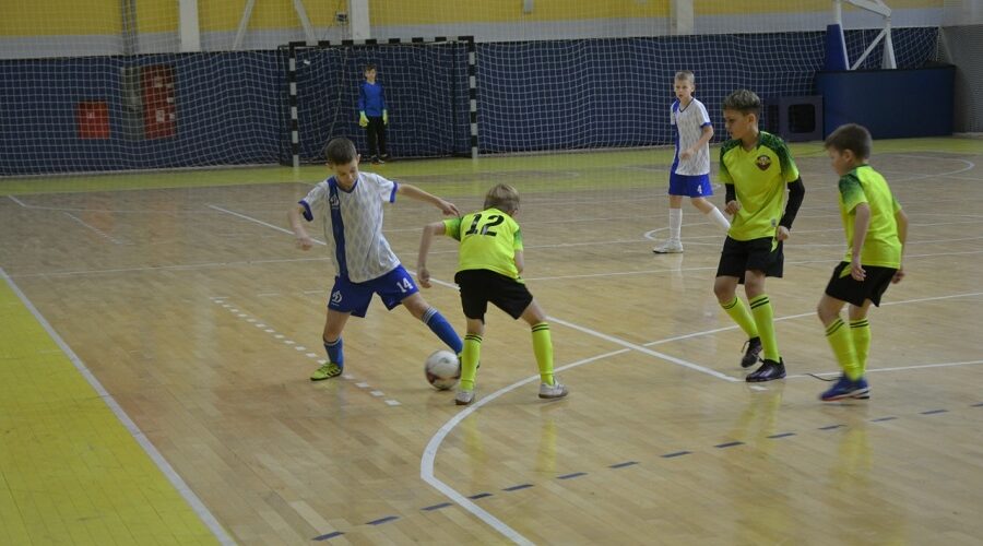 В Брянске состоялся турнир по мини-футболу для школьников