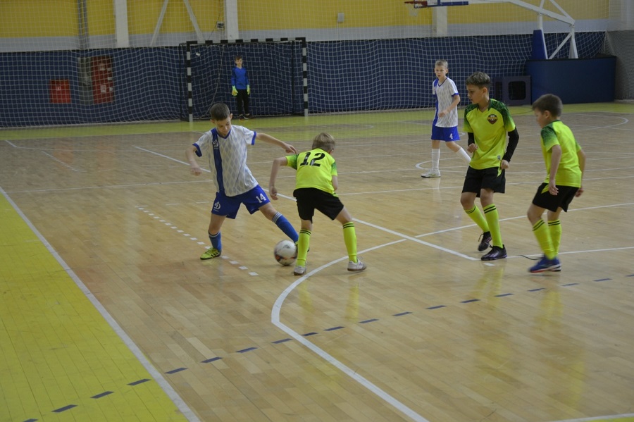 В Брянске состоялся турнир по мини-футболу для школьников