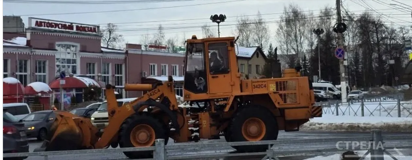 В Брянске продолжается вывоз снега с дорог и улиц