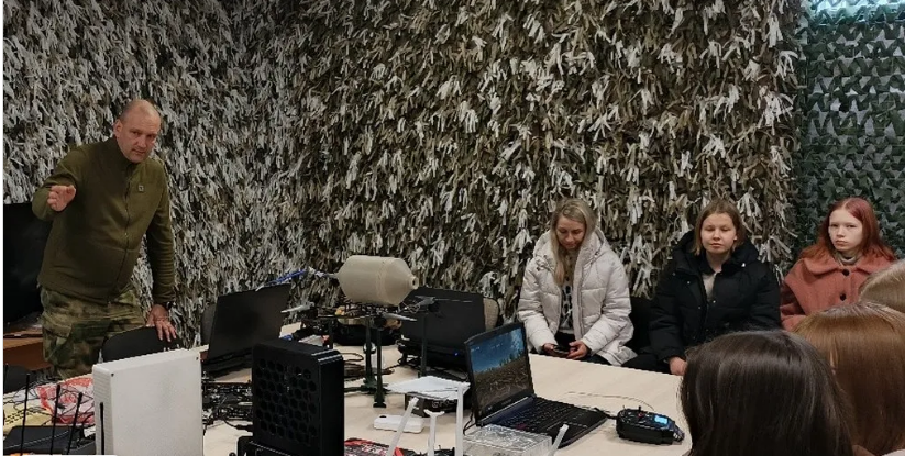 Брянским школьникам рассказали про войска БПЛА