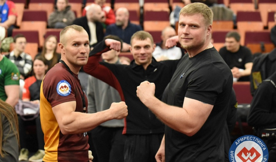 Брянские атлеты выступили на всероссийском турнире по армрестлингу