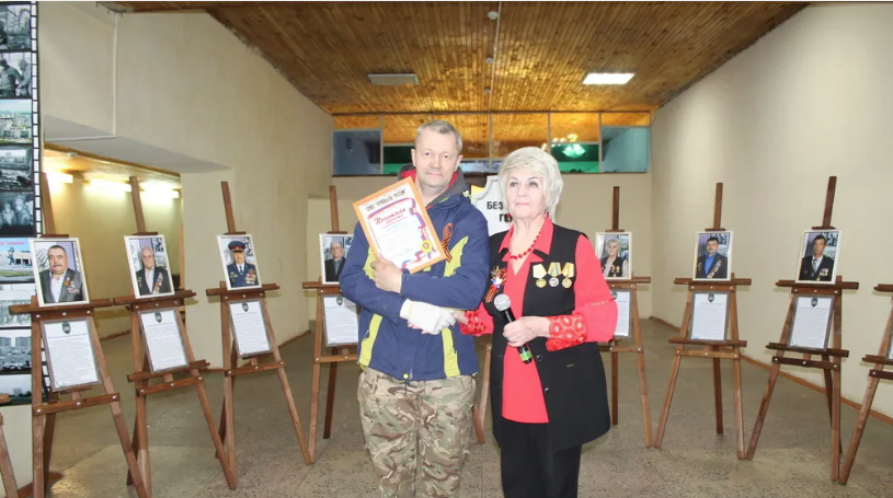 В Локте Брянщины  открылась выставка «Без войны – герои»