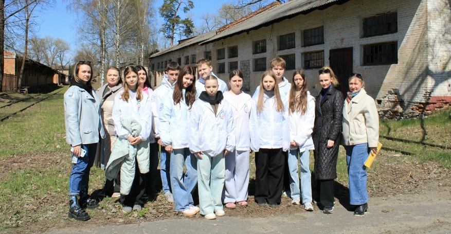 Волонтеры культуры Брянской области приняли участие в субботнике