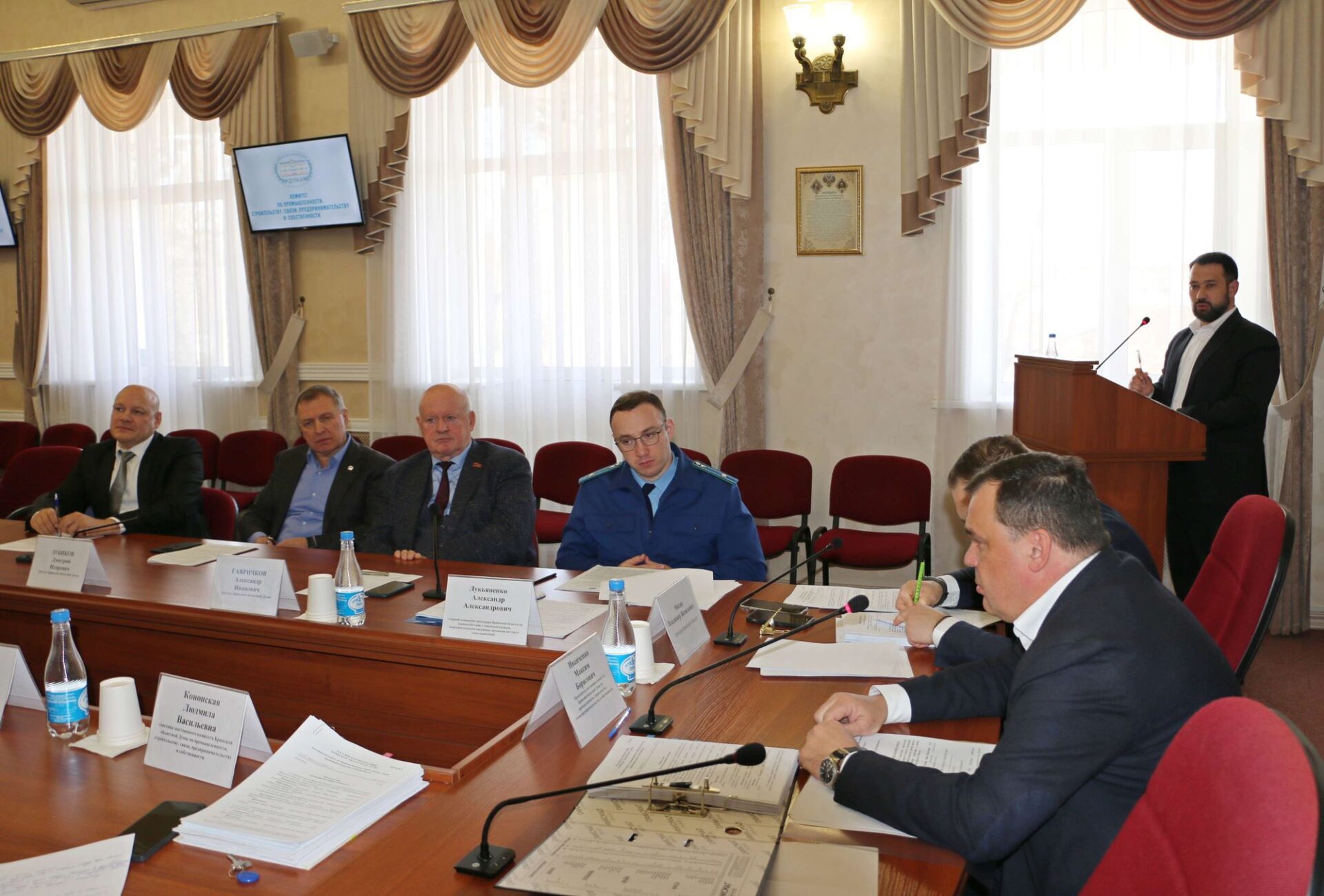 В Брянской Думе прошло заседание  комитета по промышленности, строительству и  связи