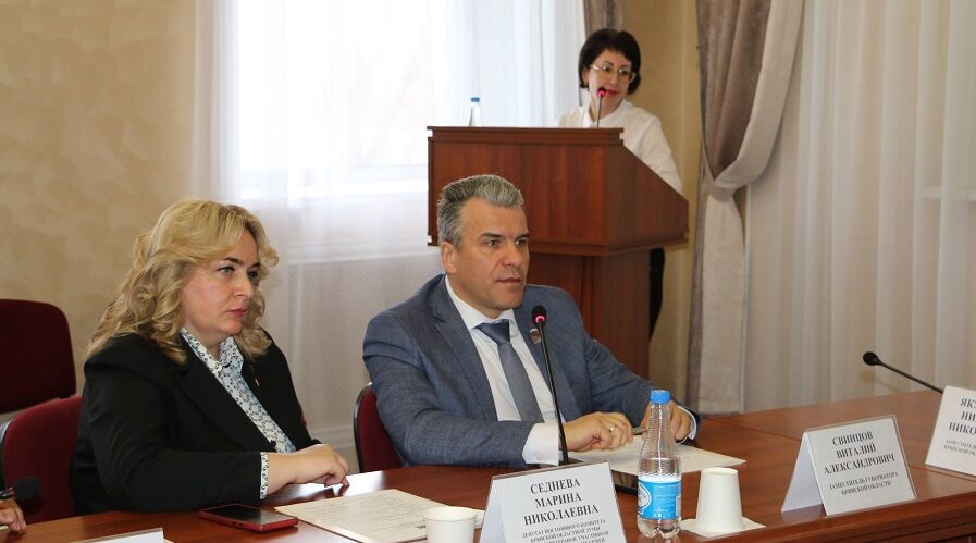 Брянская Дума рассмотрела вопросы  организации отдыха и оздоровления детей участников СВО