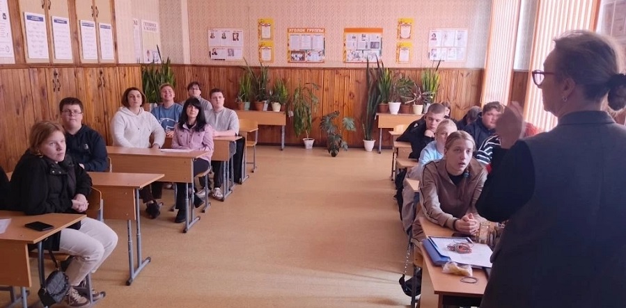 В филиале Злынковского техникума  прошел час общения с психологом