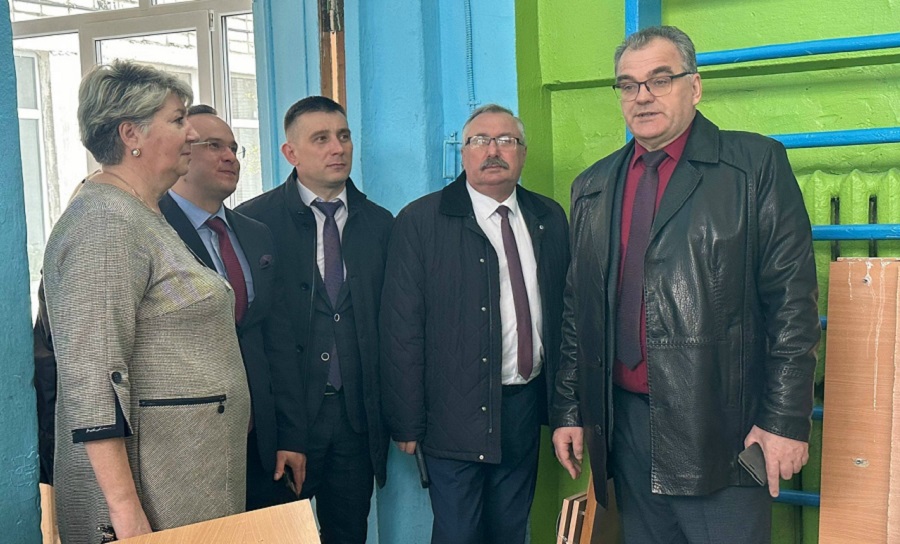 В Брянске начался капитальный ремонт четырех школ