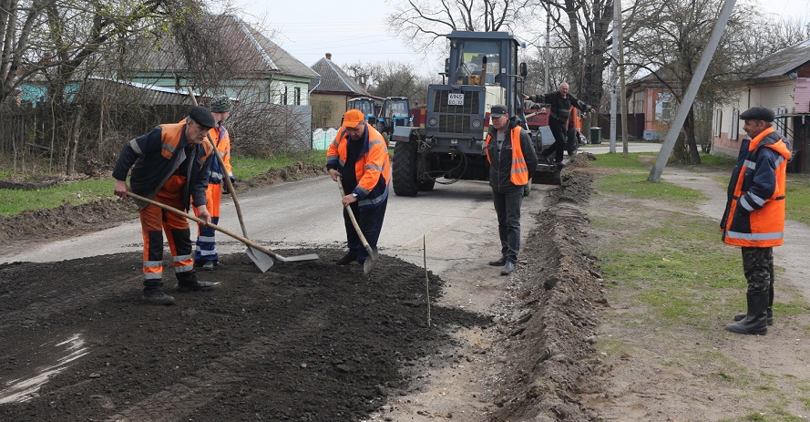 В Злынке начался сезон ремонта дорог