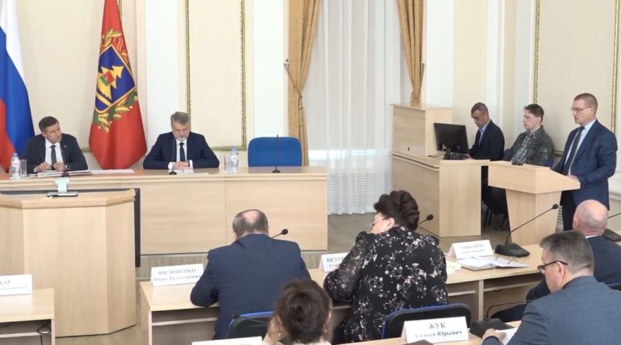 В брянском правительстве подвели итоги работы по содержанию дорожной сети региона