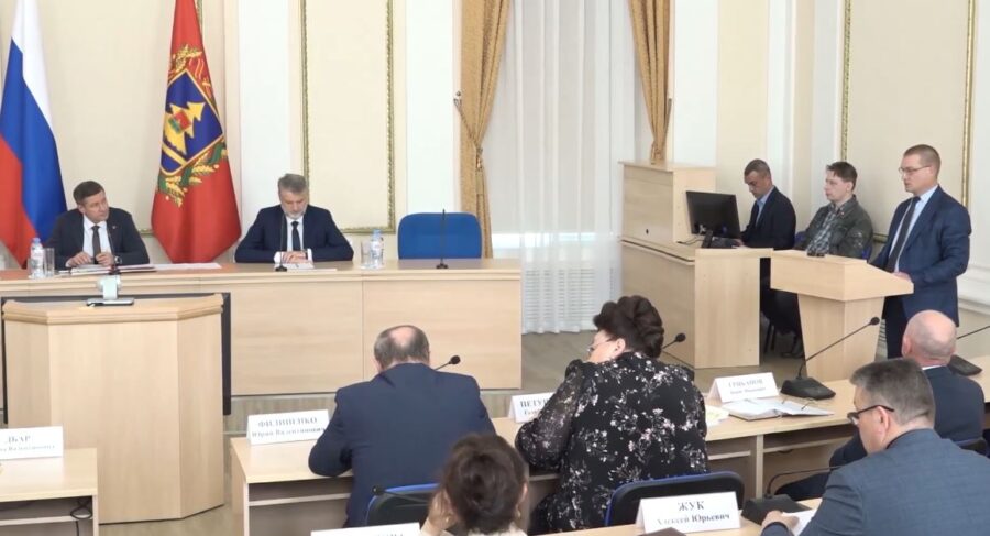 В брянском правительстве подвели итоги работы по содержанию дорожной сети региона