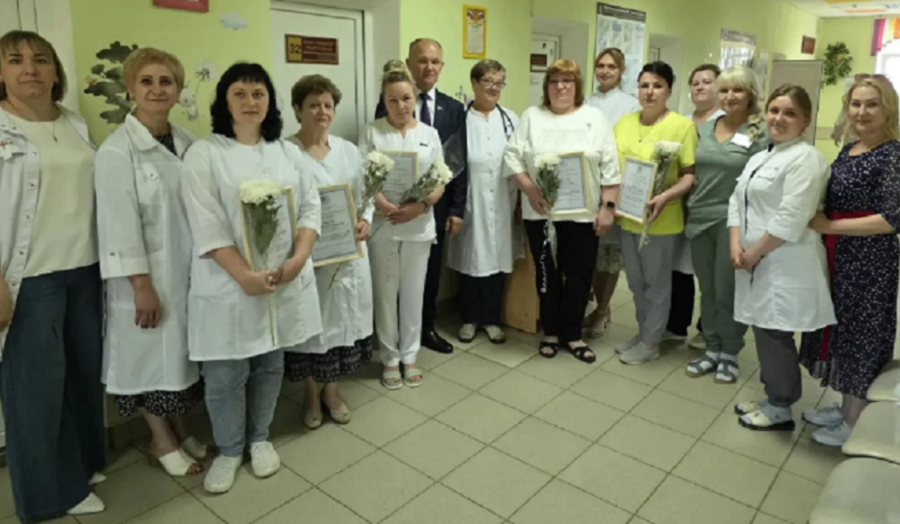 Депутат Госдумы побывал в Брасовском районе и встретился с медперсоналом
