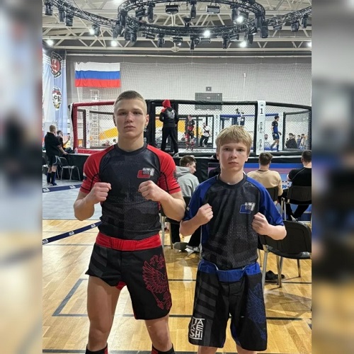 Брянский спортсмен  завоевал серебро соревнований по ММА