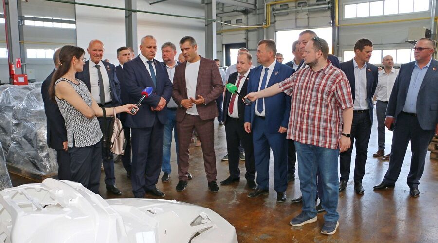 В Жуковке обсудили развитие сельского хозяйства и промышленности