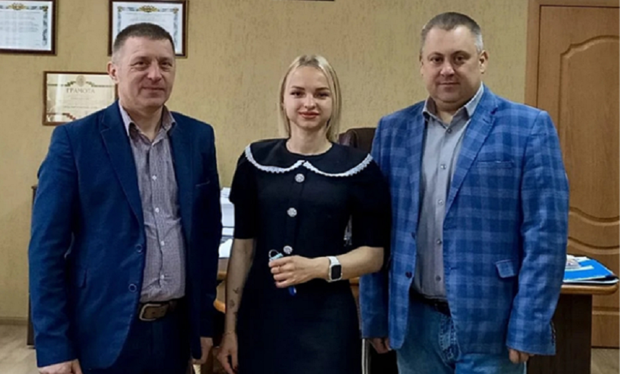 Тренеру по волейболу вручили ключи от квартиры в Новозыбкове
