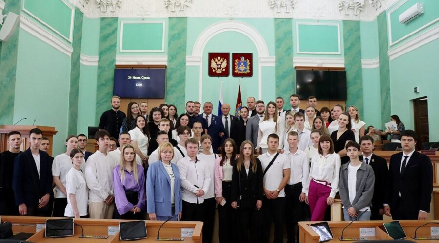 Молодёжный парламент и студенты БГИТУ обсудили патриотическую работу
