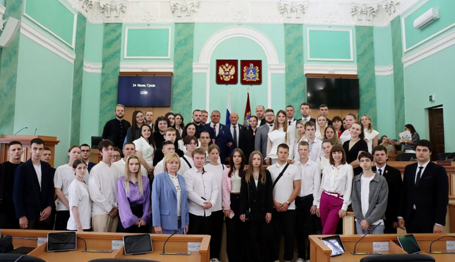 Молодёжный парламент и студенты БГИТУ обсудили патриотическую работу