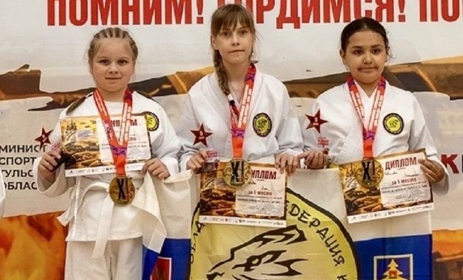 Юные каратистки Брянщины завоевали пять медалей на Всероссийских соревнованиях