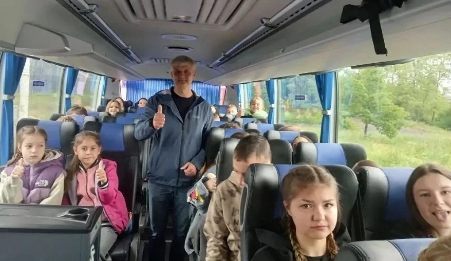 Ребята из подшефной Брянки приехали в брянские лагеря
