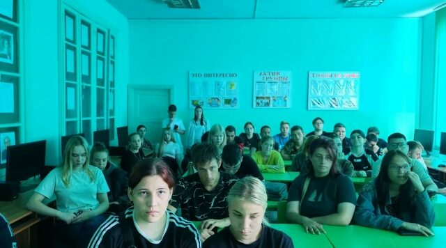 Выпускников Злынковского филиала аграрного техникума участвовали в ярмарке вакансий