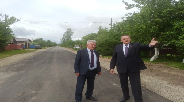Депутат проверил качество ремонта дорог в Мглинском районе