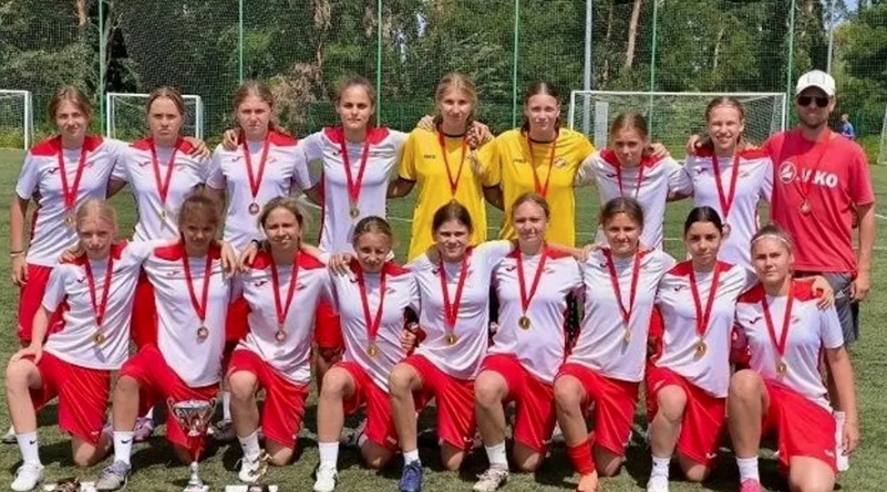 Брянские футболистки одержали победу на первенстве России