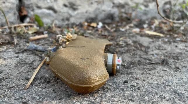 В Севском районе Брянской области автомобиль наехал на замаскированное взрывное устройство