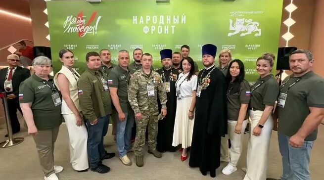 Медаль «Всё для победы!» получил брянский наставник Денис Кривонос
