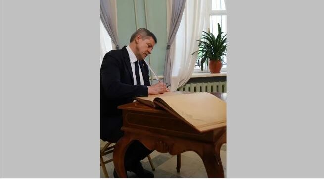 В брянском Овстуге в музее Ф.И. Тютчева открылась выставка с экспонатами из Москвы