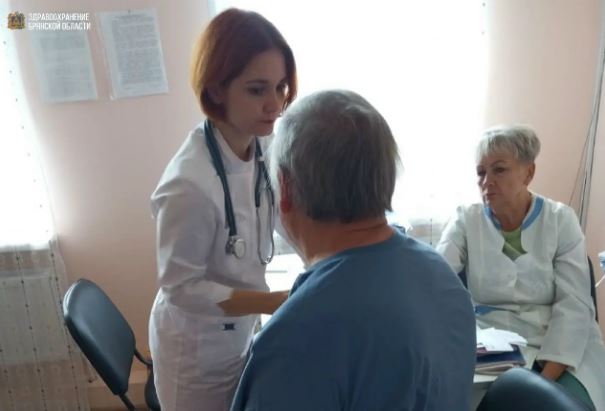 В брянском селе диспансеризацию провела мобильная бригада Навлинской ЦРБ