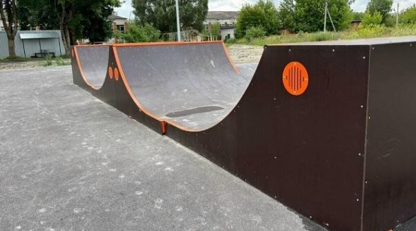 В городе Фокино на Брянщине благоустраивают спортплощадку