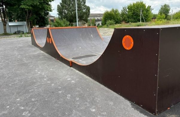 В городе Фокино на Брянщине благоустраивают спортплощадку