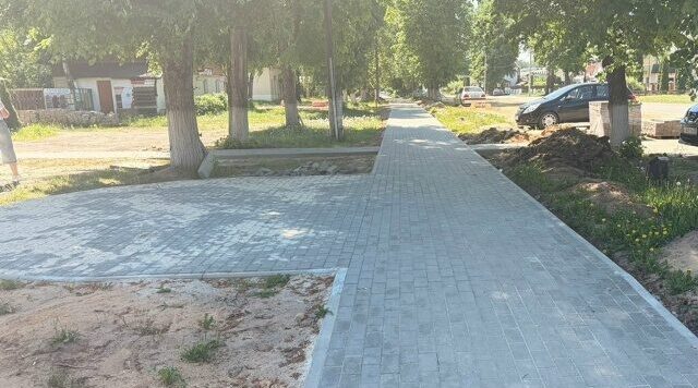 В брянском поселке Сеща идет благоустройство общественной территории