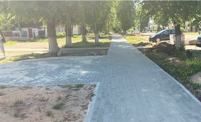 В брянском поселке Сеща идет благоустройство общественной территории