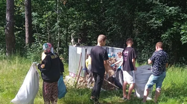 Жители Софиевки Злынковского района участвуют в благоустройстве своего поселка