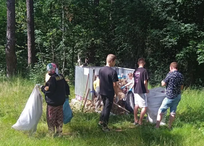 Жители Софиевки Злынковского района участвуют в благоустройстве своего поселка