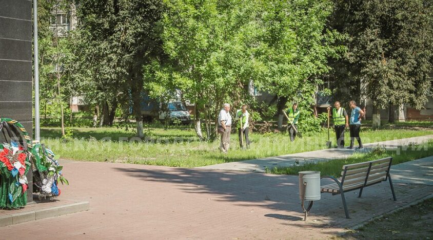 В Брянске проходит акция по озеленению