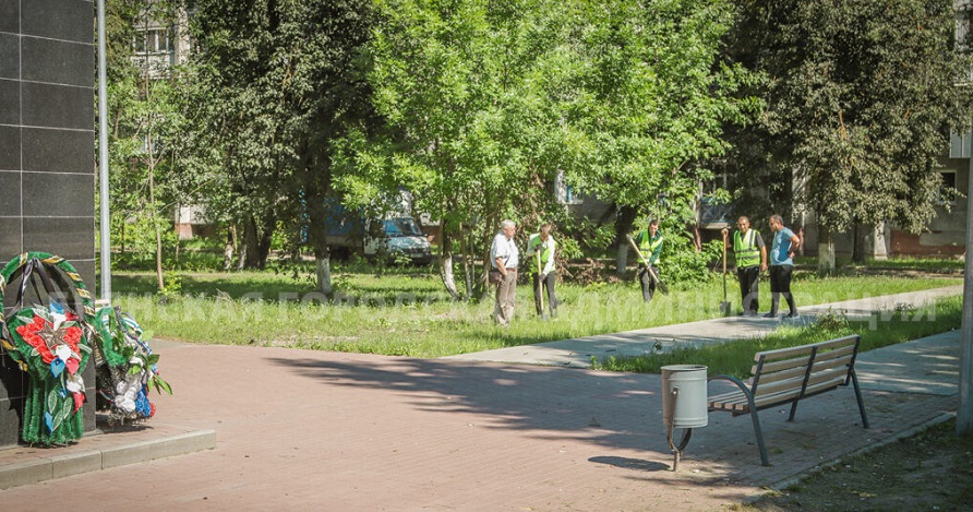 В Брянске проходит акция по озеленению