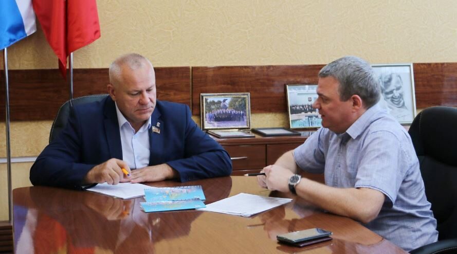 Спикер Брянской облдумы встретился с гендиректором АО «КЗПК»