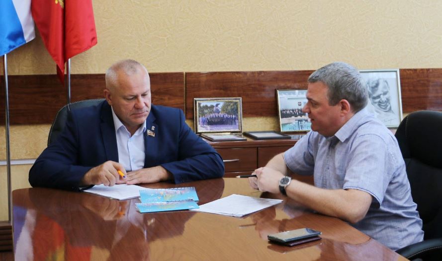 Спикер Брянской облдумы встретился с гендиректором АО «КЗПК»