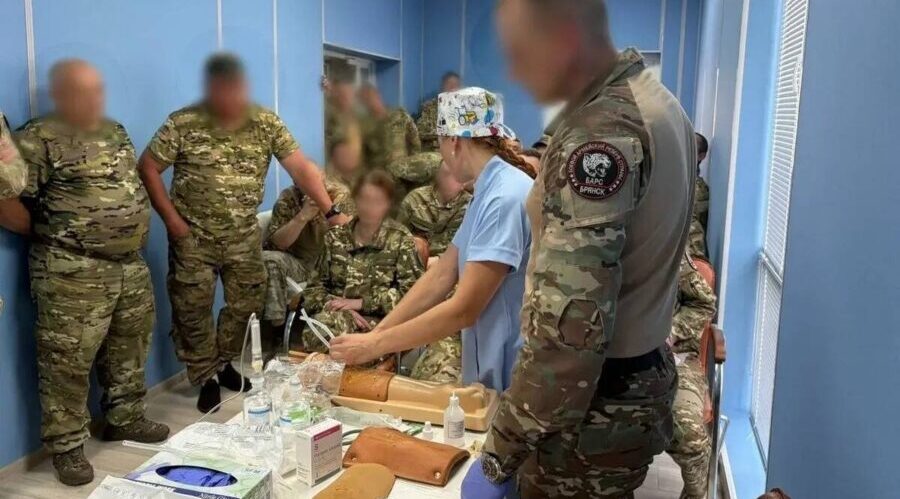 Бойцов «БАРС-Брянск» научат при ранениях использовать компоненты крови