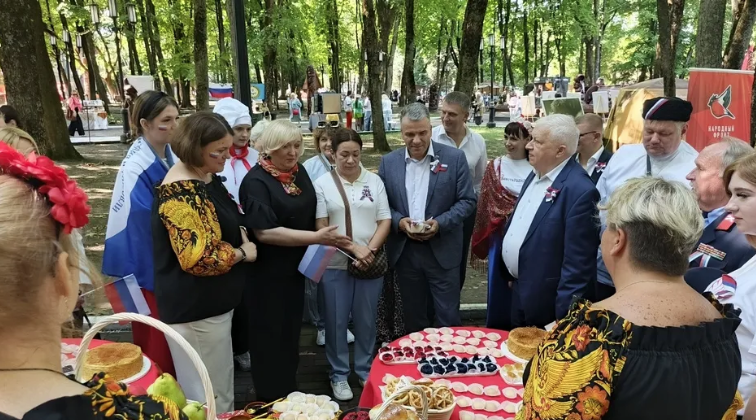 В Брянске прошел праздничный фестиваль «В единстве народов сила России»