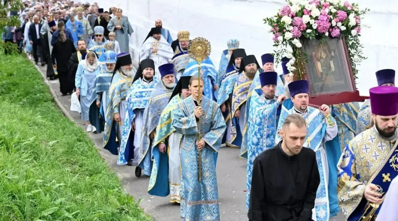 В Брянске состоялся крестный ход в честь праздника Свенской иконы Божьей Матери