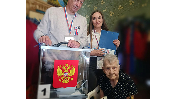 100-летняя жительница Новозыбкова  Брянщины проголосовала на дому