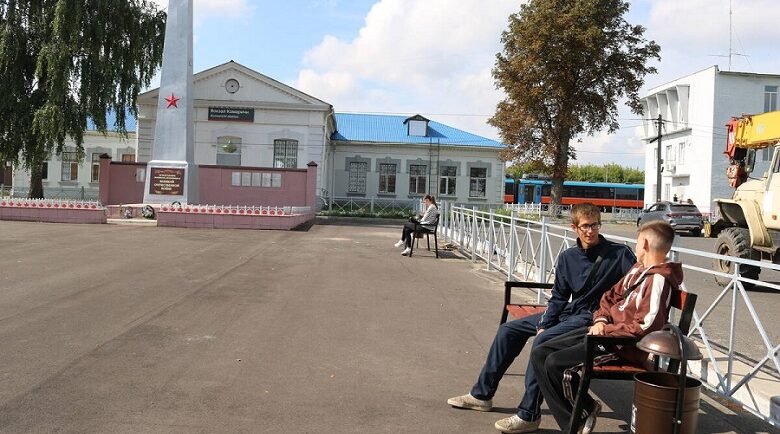 В Комаричах Брянщины  благоустраивают привокзальную площадь